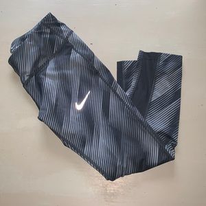 Nike Dri-Fit cropped leggings